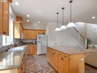 House for rent at 795 Queens Ave #BEST View In Town, Creswell, OR 97426