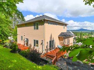 House for rent at 795 Queens Ave #BEST View In Town, Creswell, OR 97426