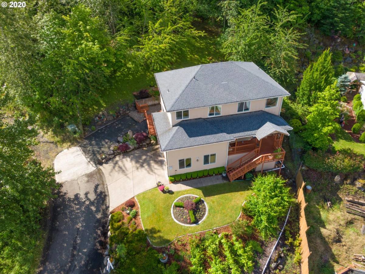 House for rent at 795 Queens Ave #BEST View In Town, Creswell, OR 97426