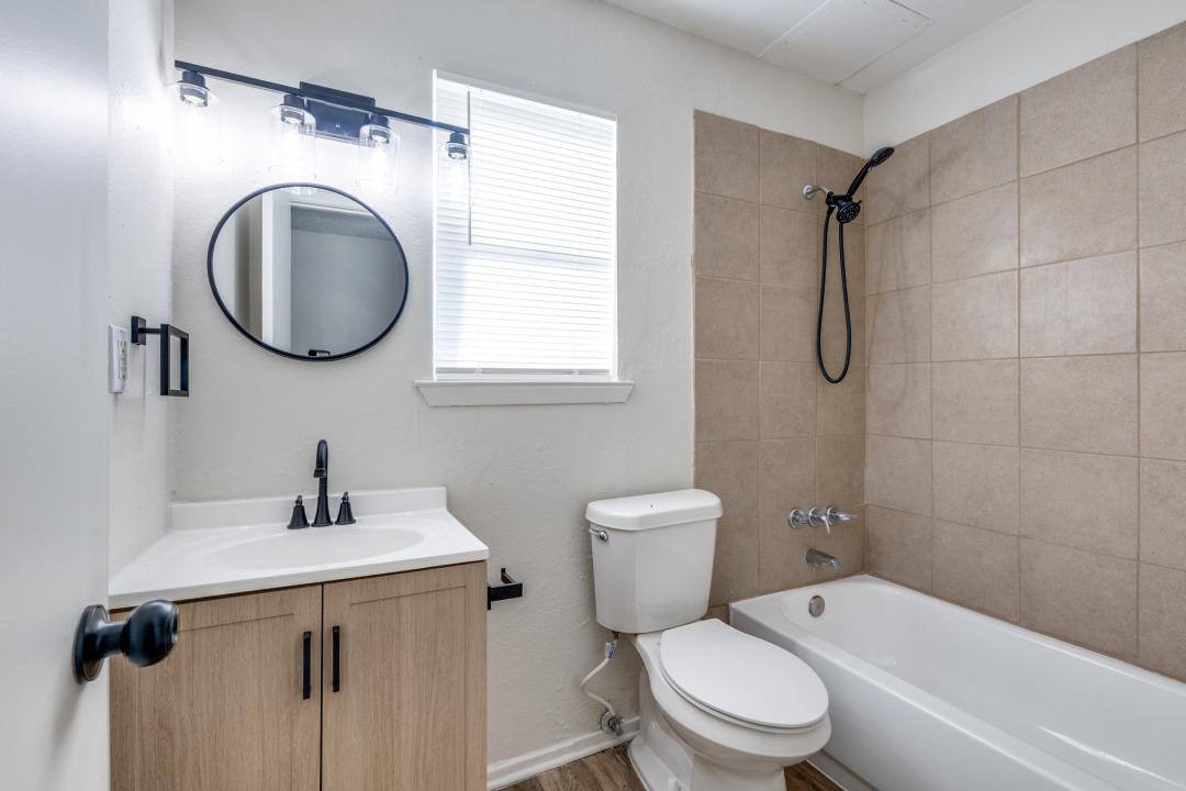 House for rent at 1833 Pelican Dr N #1, Azle, TX 76020
