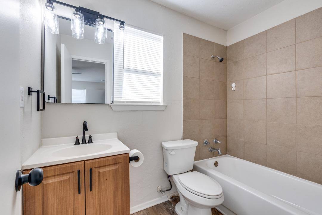 House for rent at 1833 Pelican Dr N #1, Azle, TX 76020