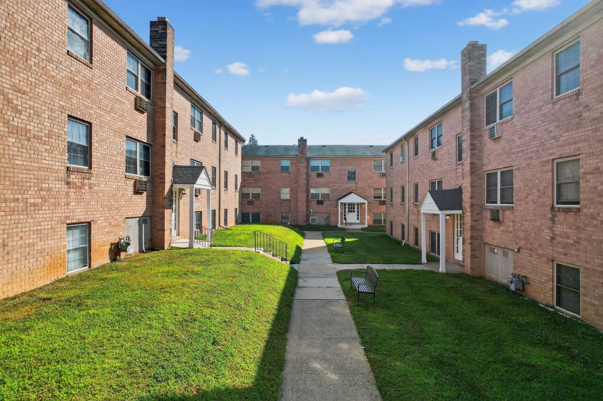 Apartment for rent at Alexander Arms, 4800 Township Line Rd #D-08, Drexel Hill, PA 19026