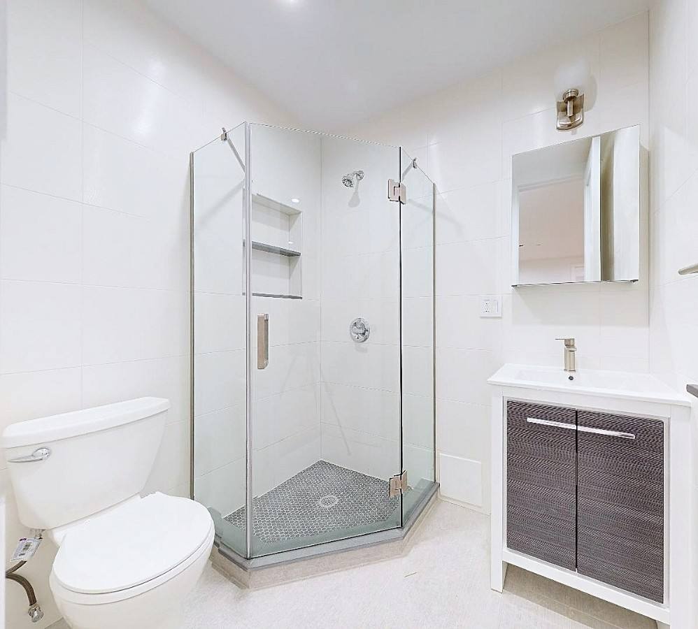 Townhouse for rent at 15 W 94th St #4F, New York, NY 10025