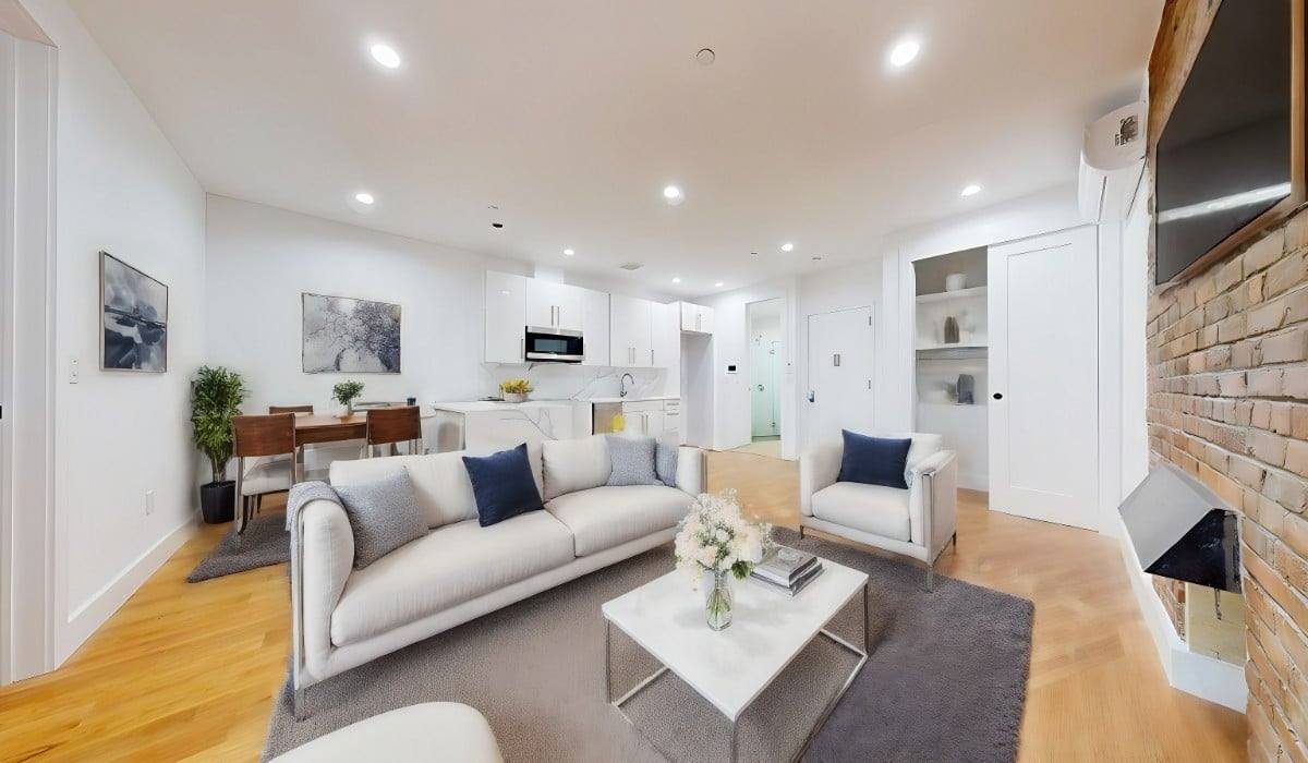 Townhouse for rent at 15 W 94th St #4F, New York, NY 10025