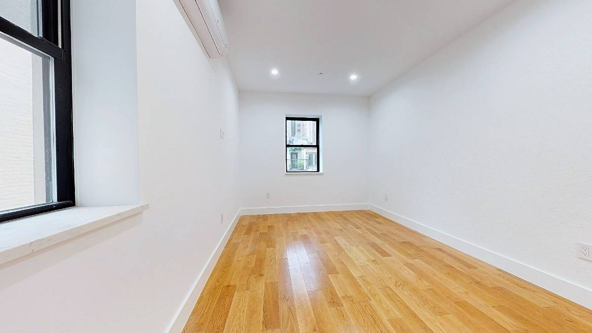 Townhouse for rent at 15 W 94th St #4F, New York, NY 10025