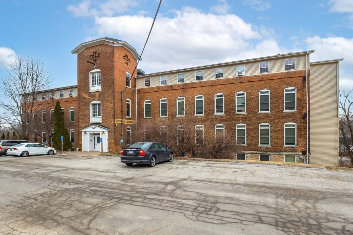 Apartment for rent at 1220 51st Ave, Rock Island, IL 61201