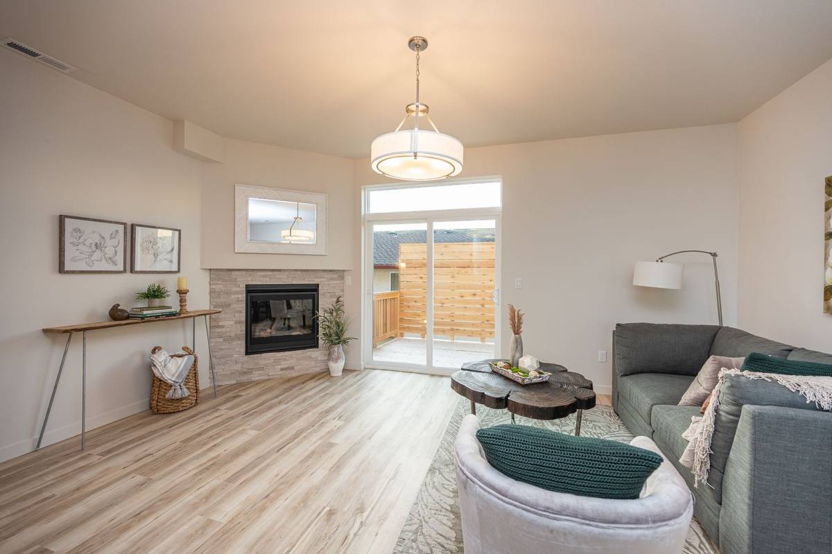 Condo for rent at 334 9th Ave SE, Puyallup, WA 98372