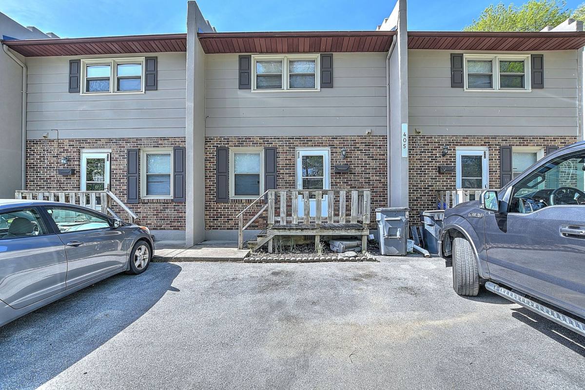 Apartment for rent at 405 Cypress St, Bristol, TN 37620