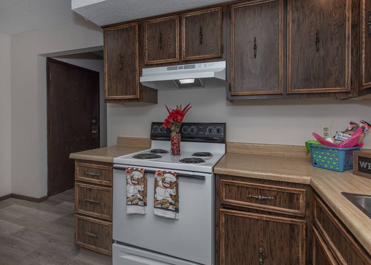 Apartment for rent at 905 17th St, Bettendorf, IA 52722