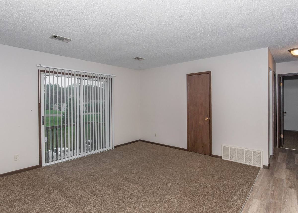 Apartment for rent at 905 17th St, Bettendorf, IA 52722