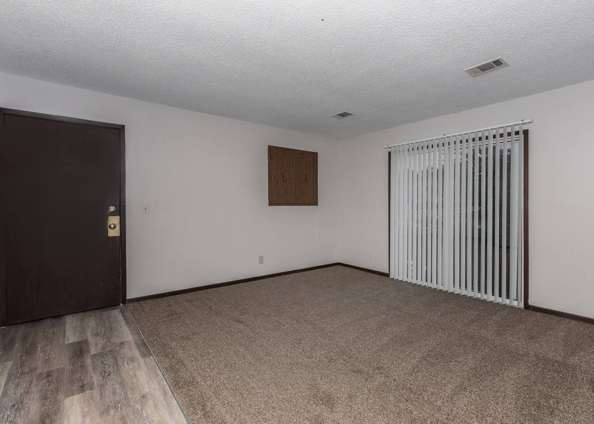 Apartment for rent at 905 17th St, Bettendorf, IA 52722