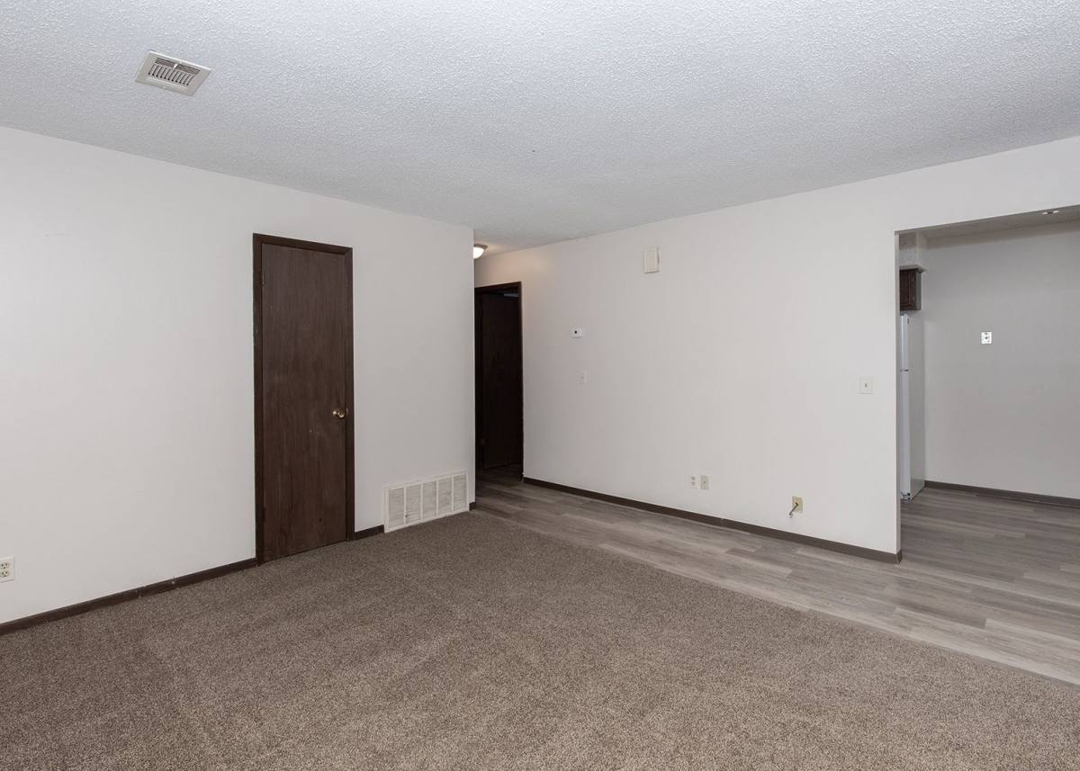 Apartment for rent at 905 17th St, Bettendorf, IA 52722