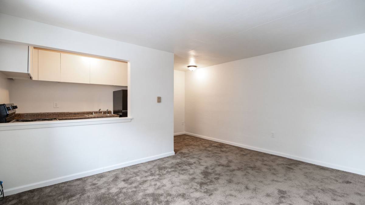 Apartment for rent at 1005-1015 Willowbrook Dr, Greensburg, PA 15601