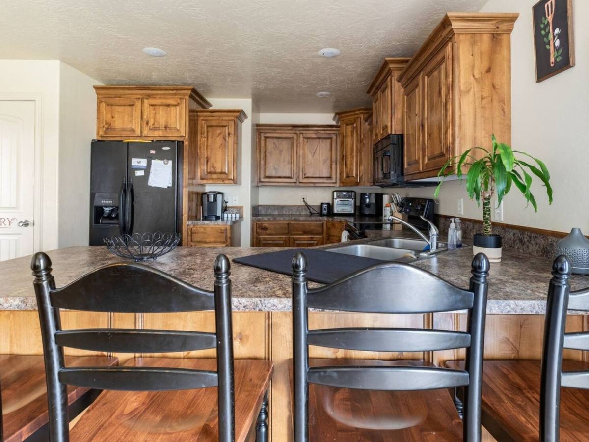 House for rent at 674 Tanglewood Dr, Rexburg, ID 83440