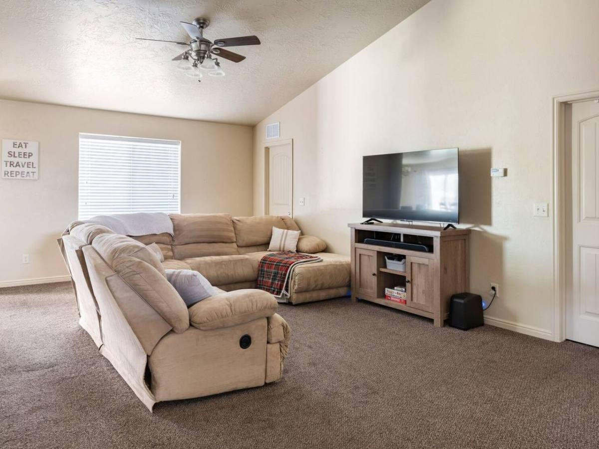 House for rent at 674 Tanglewood Dr, Rexburg, ID 83440