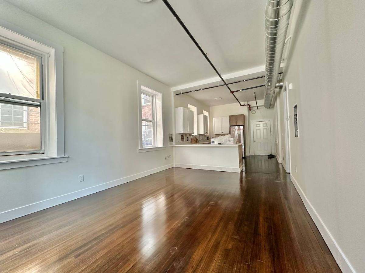 Apartment for rent at 813 Chapel St, New Haven, CT 06511