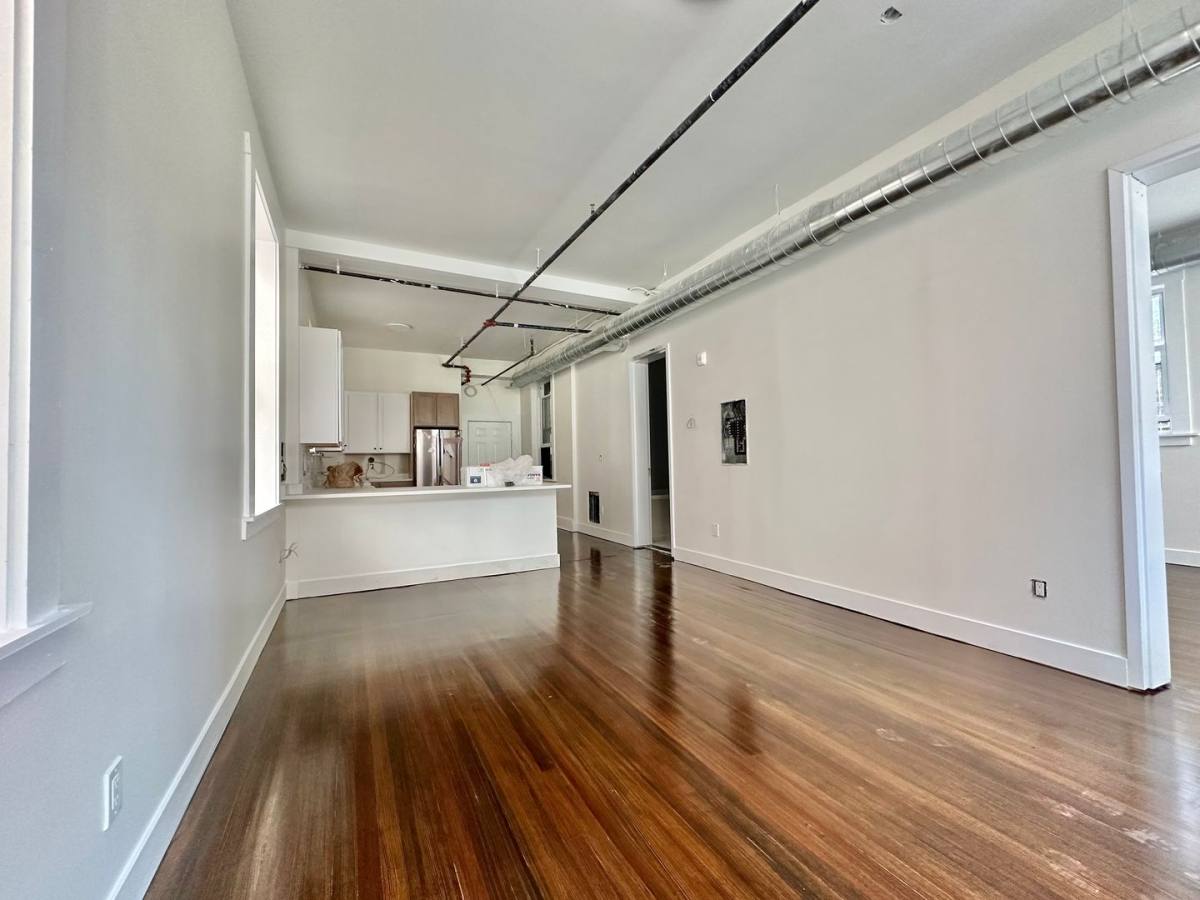 Apartment for rent at 813 Chapel St, New Haven, CT 06511