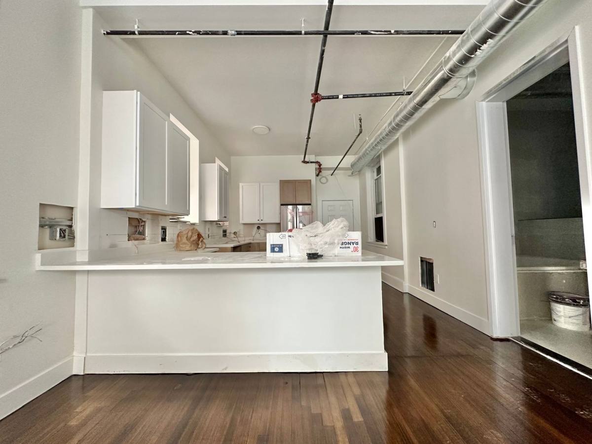 Apartment for rent at 813 Chapel St, New Haven, CT 06511