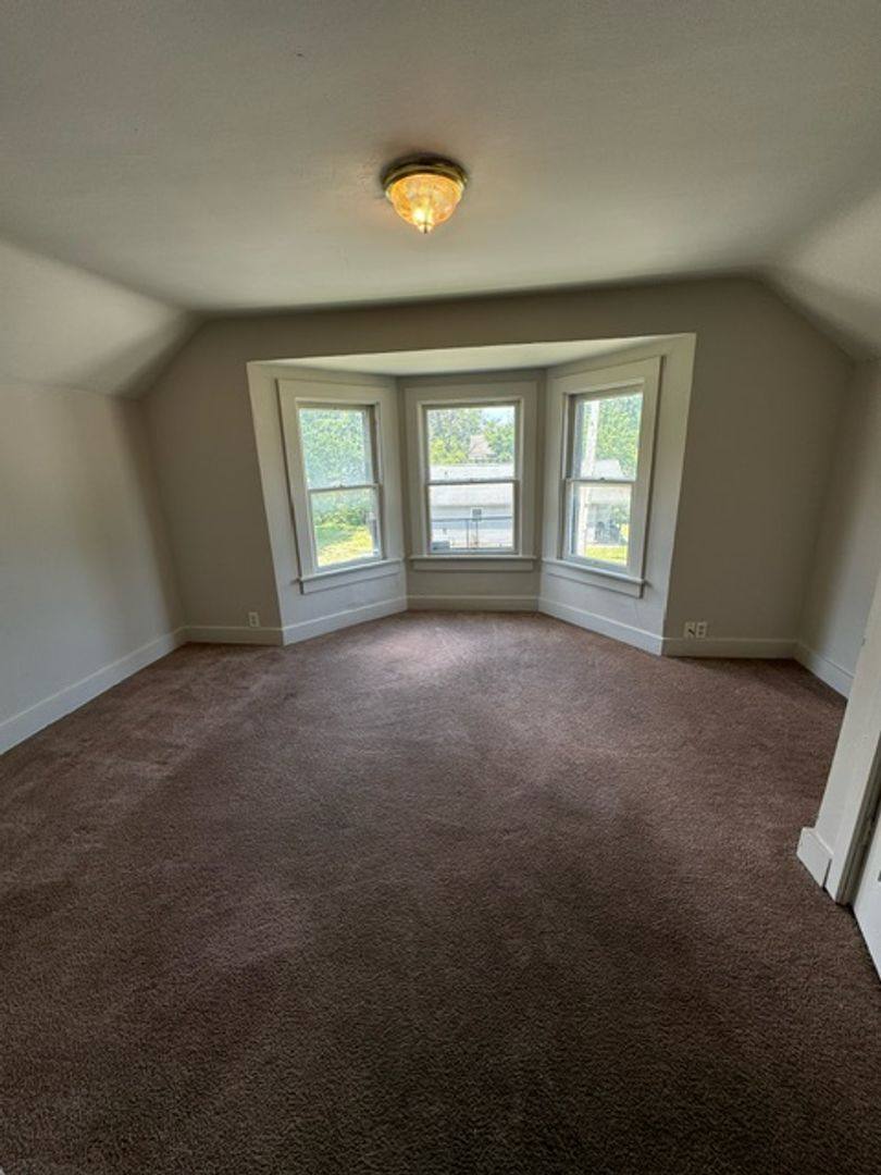 Apartment for rent at 2804 Abbott St, Fort Wayne, IN 46806