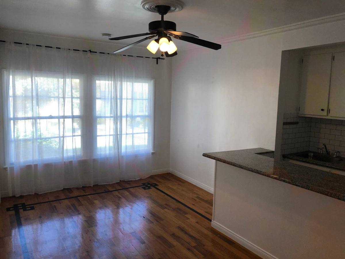 Apartment for rent at 1019 S Westmoreland Ave, Los Angeles, CA 90006