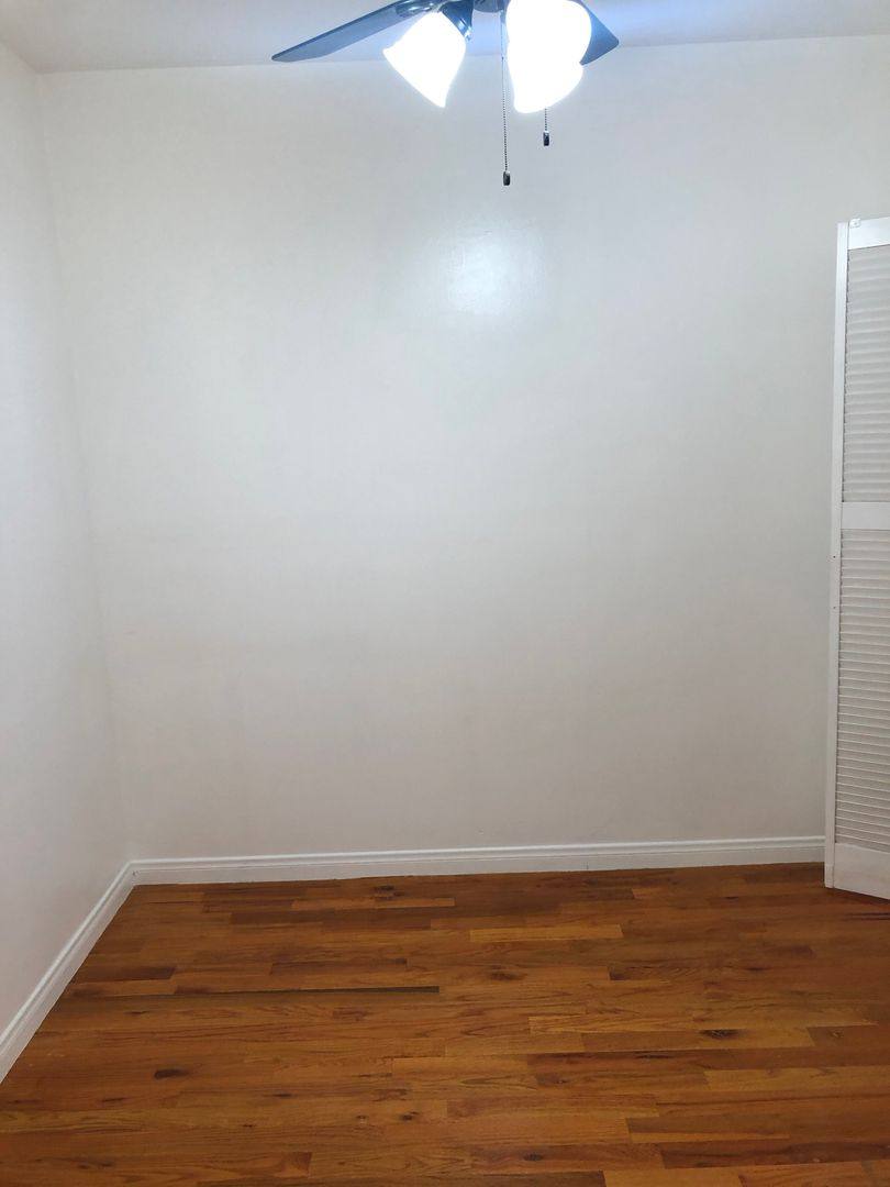 Apartment for rent at 1019 S Westmoreland Ave, Los Angeles, CA 90006
