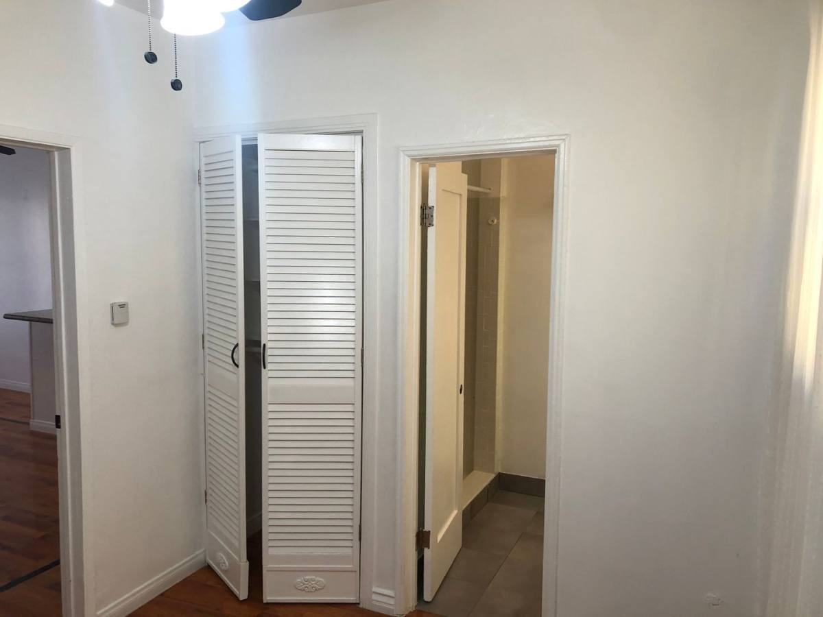 Apartment for rent at 1019 S Westmoreland Ave, Los Angeles, CA 90006