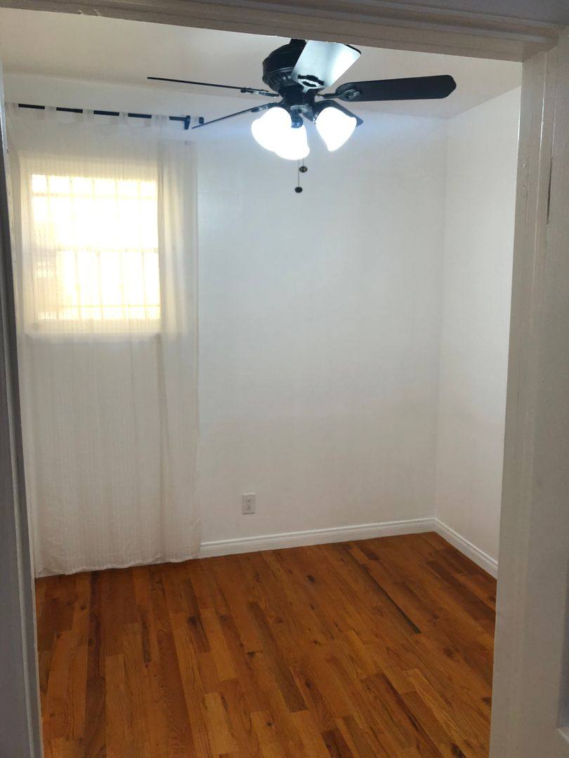 Apartment for rent at 1019 S Westmoreland Ave, Los Angeles, CA 90006
