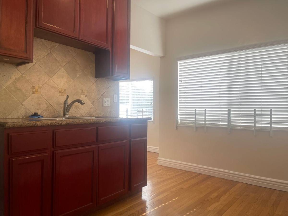 Apartment for rent at 719 N Madison Ave, Los Angeles, CA 90029