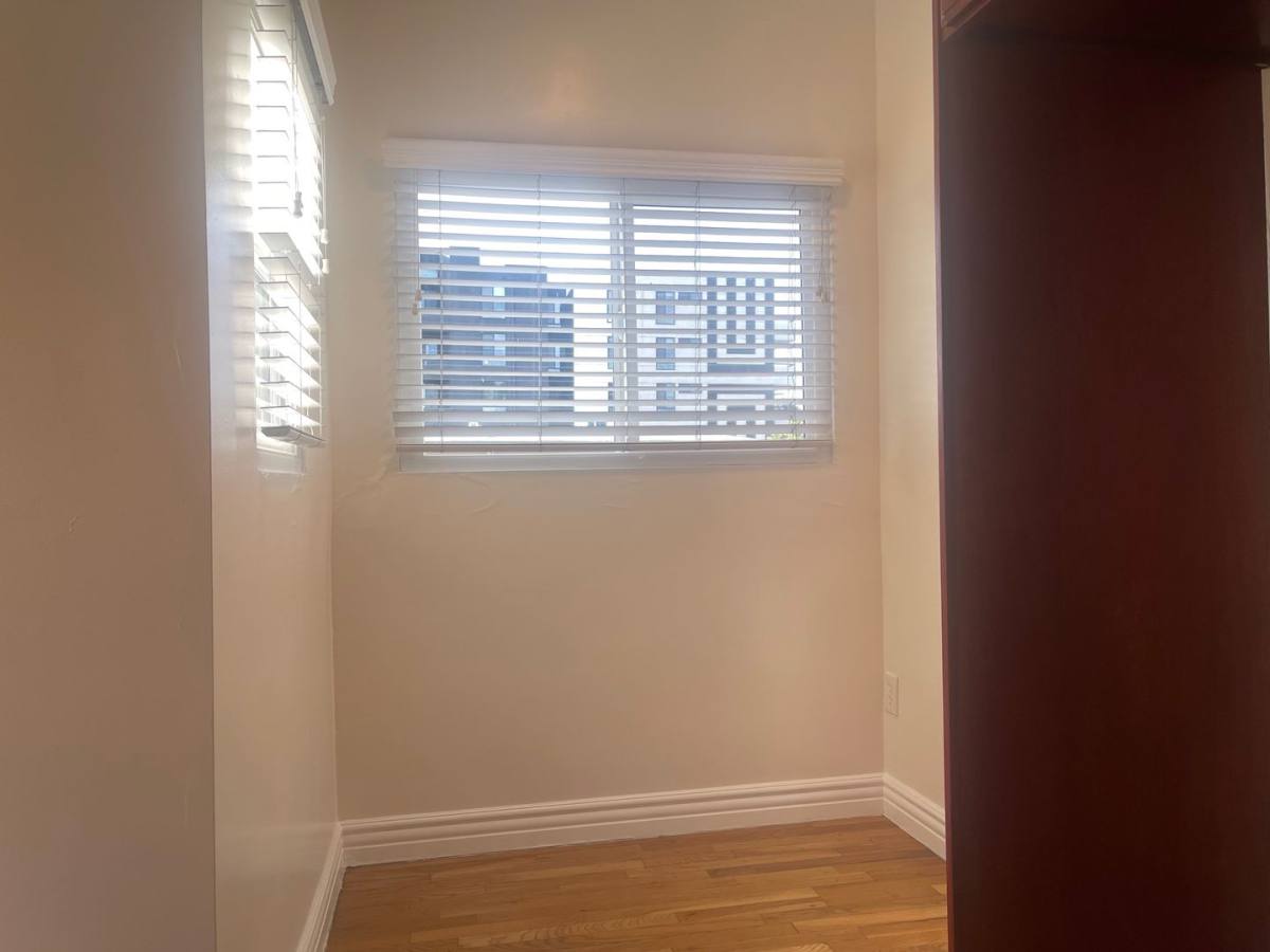 Apartment for rent at 719 N Madison Ave, Los Angeles, CA 90029