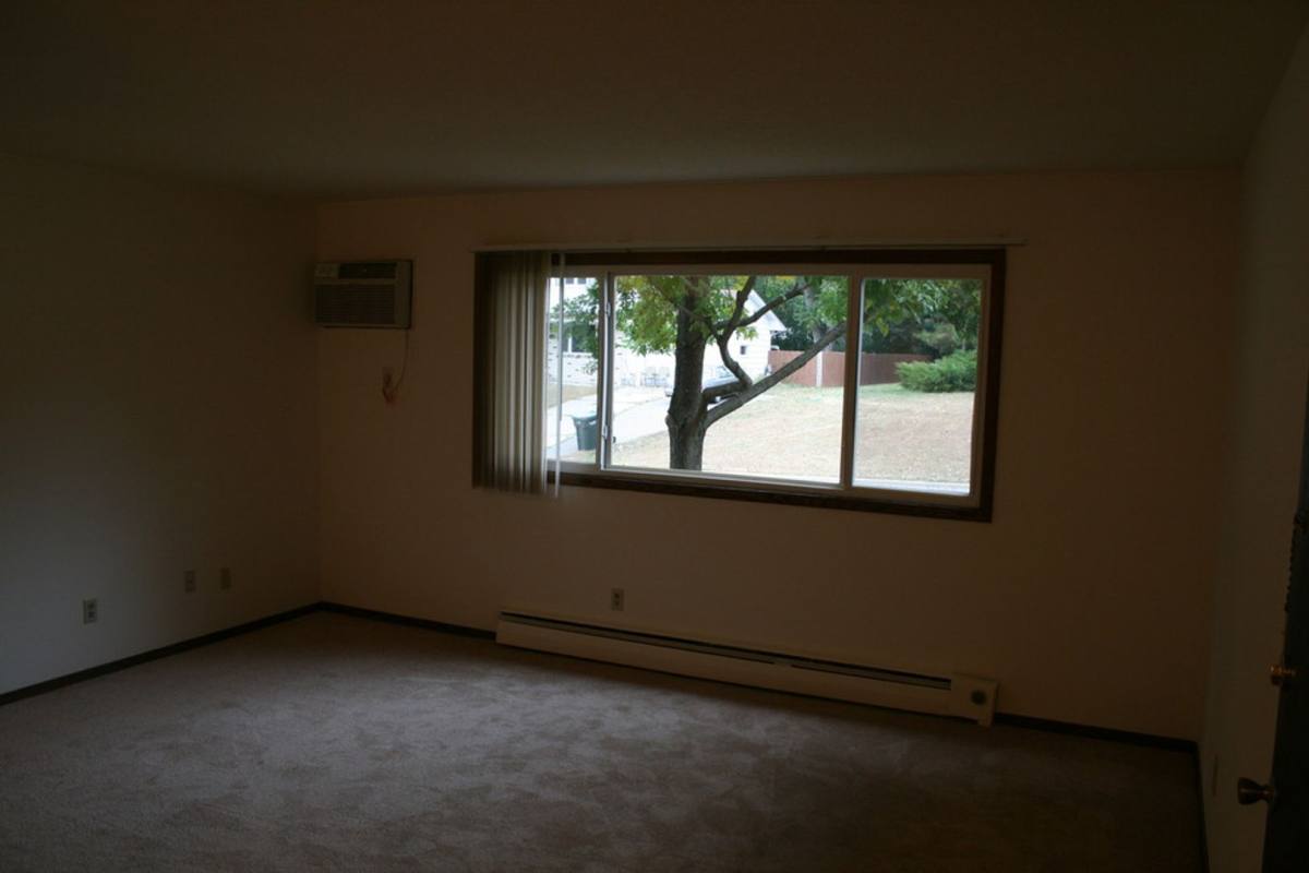 Apartment for rent at 13701 13709 13725 13733 103 Wentworth Ave, Burnsville, MN 55337