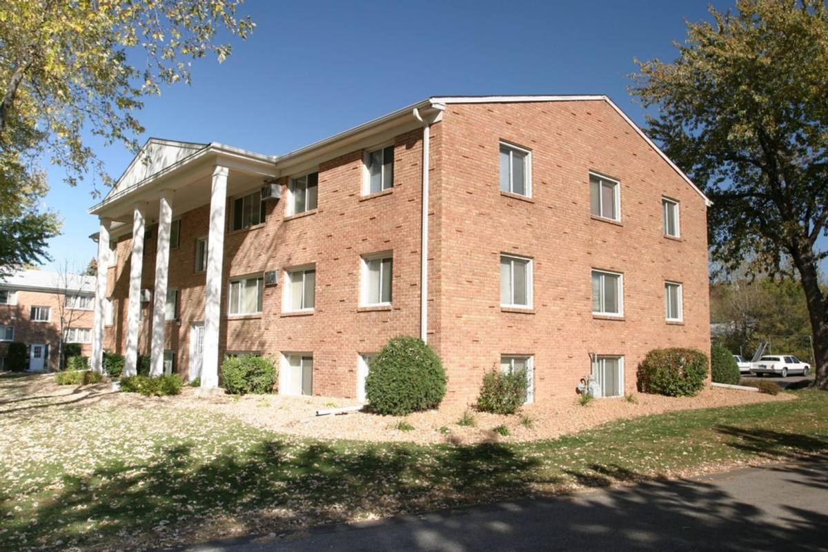 Apartment for rent at 13701 13709 13725 13733 103 Wentworth Ave, Burnsville, MN 55337