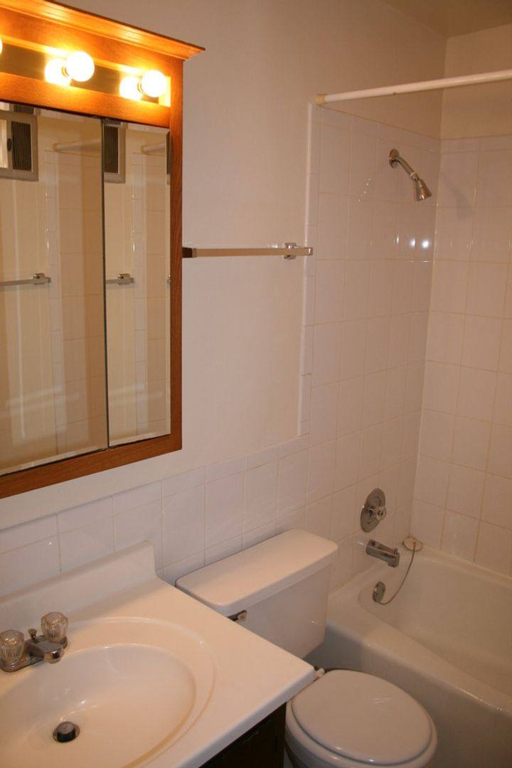 Apartment for rent at 13701 13709 13725 13733 103 Wentworth Ave, Burnsville, MN 55337