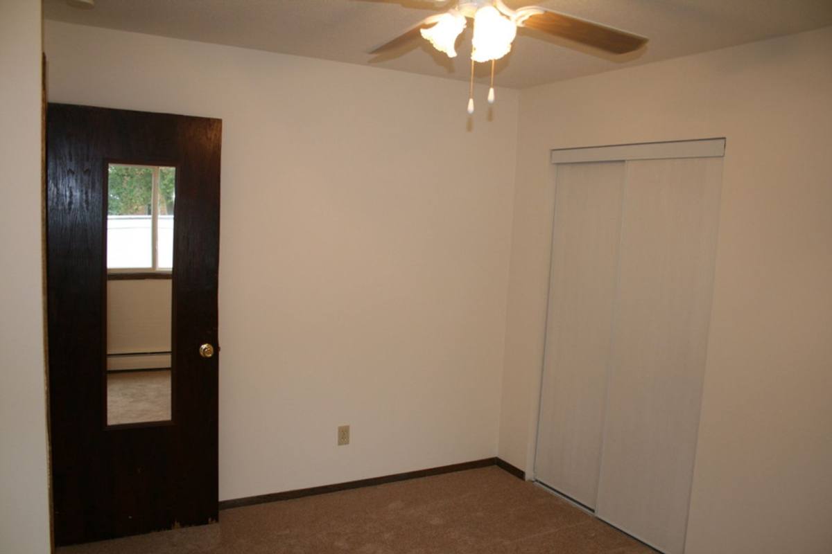 Apartment for rent at 13701 13709 13725 13733 103 Wentworth Ave, Burnsville, MN 55337