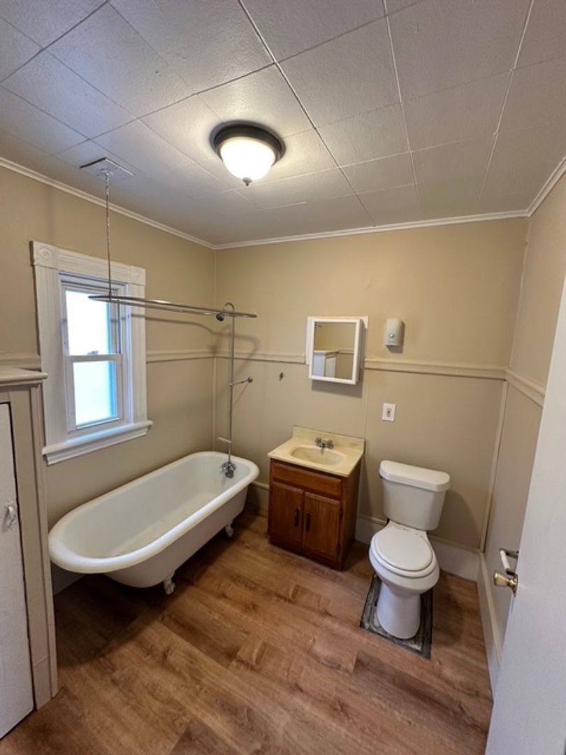 Apartment for rent at 490 Glenwood Ave, Rochester, NY 14613