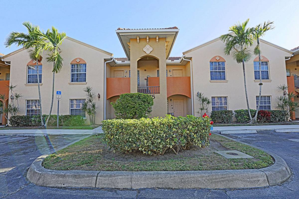 Apartment for rent at 4175 Castilla Circle #206, Fort Myers, FL 33916