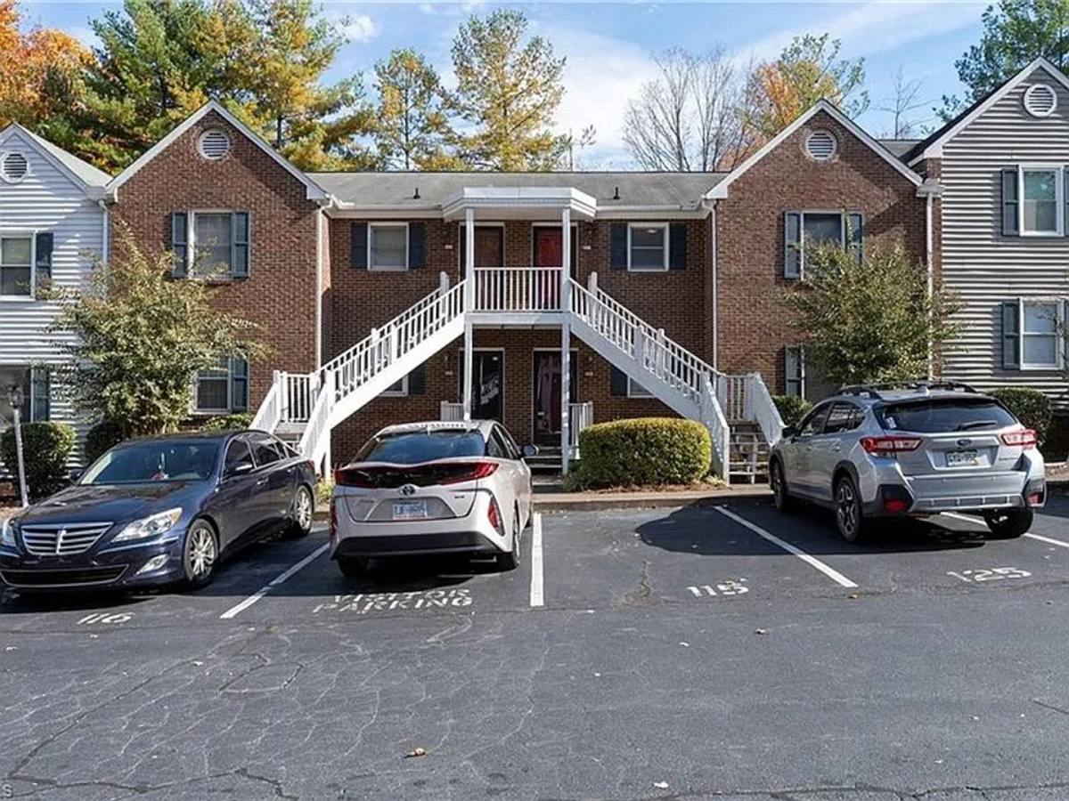 Apartment for rent at 133 Columbine Dr, Winston Salem, NC 27106