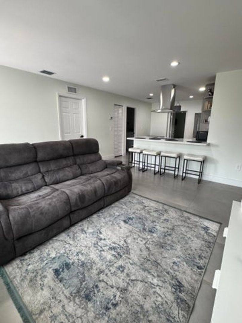 House for rent at 2314 Pinecrest Court, West Palm Beach, FL 33415