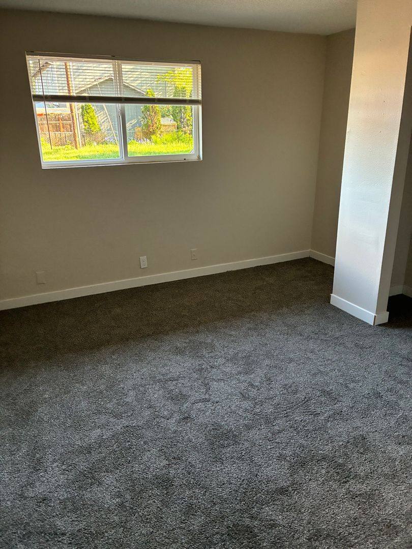 Apartment for rent at 1604 Bryant St, Vancouver, WA 98661