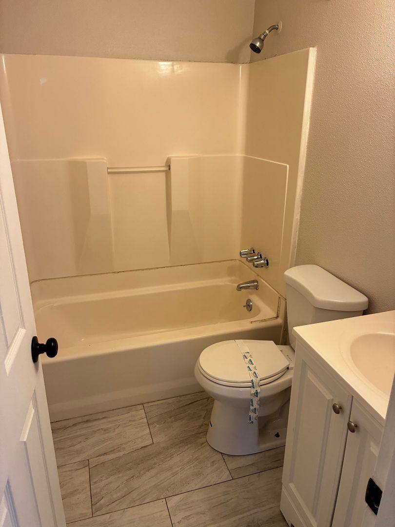 Apartment for rent at 1604 Bryant St, Vancouver, WA 98661