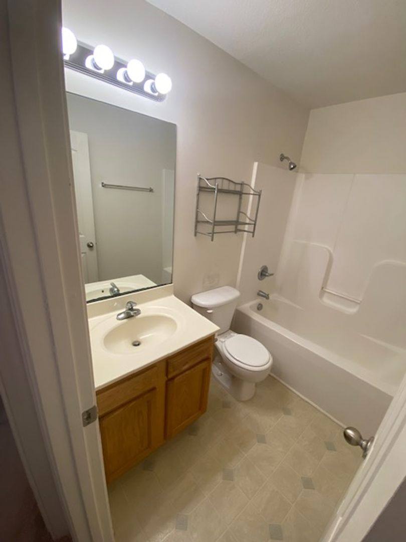 Townhouse for rent at 500 Springwood Dr, Jacksonville, NC 28546