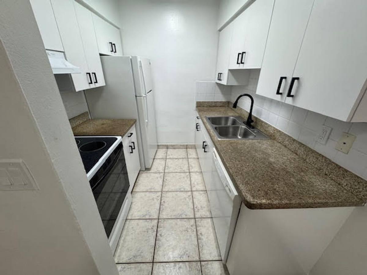 Apartment for rent at 100 SW 9th St, Fort Lauderdale, FL 33315