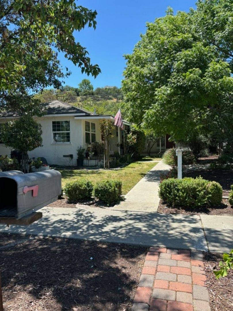 Apartment for rent at 821 Vine St, Paso Robles, CA 93446