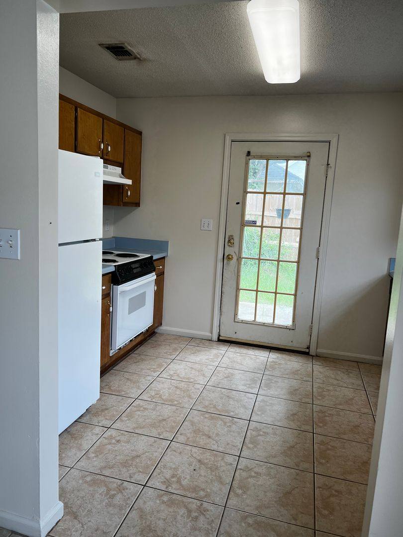 House for rent at 1128 Sweetbriar Station, Fort Walton Beach, FL 32547