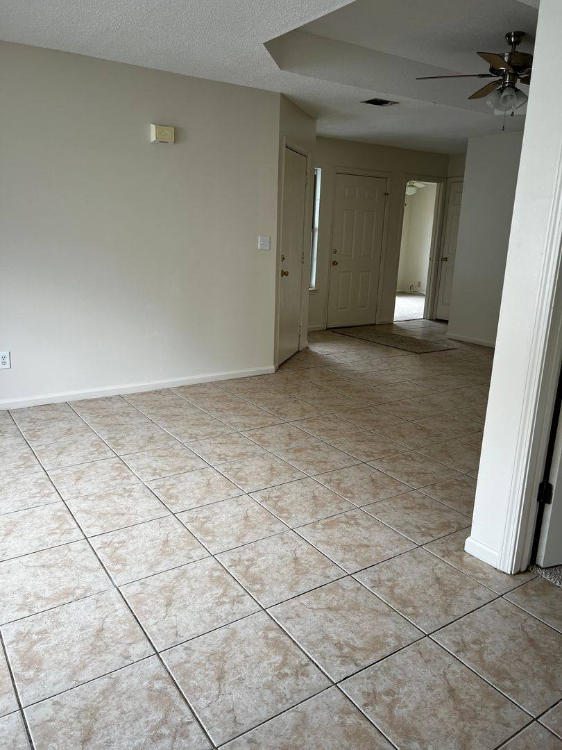 House for rent at 1128 Sweetbriar Station, Fort Walton Beach, FL 32547