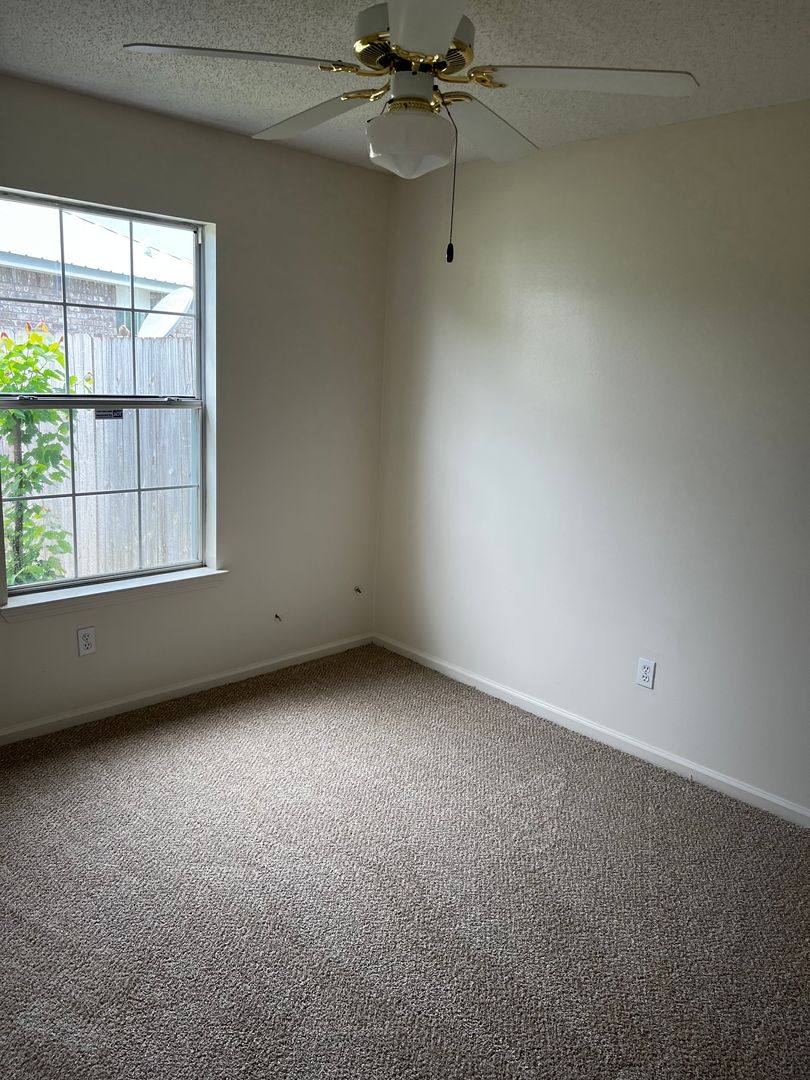 House for rent at 1128 Sweetbriar Station, Fort Walton Beach, FL 32547