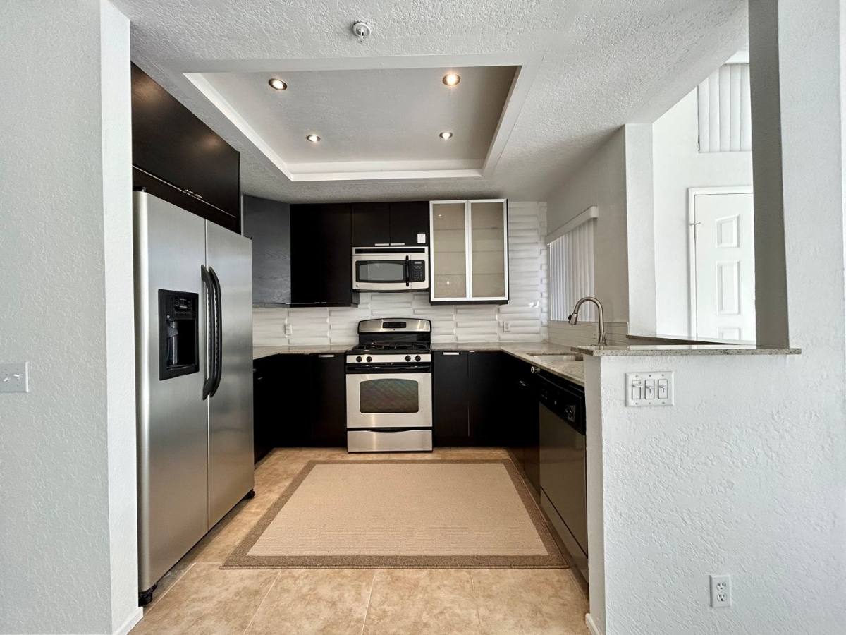 Condo for rent at 2601 S Broadmoor Dr, Palm Springs, CA 92264