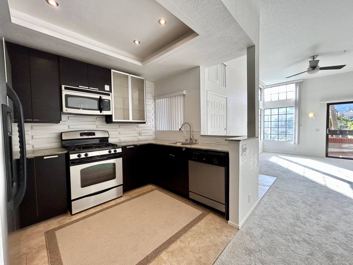Condo for rent at 2601 S Broadmoor Dr, Palm Springs, CA 92264