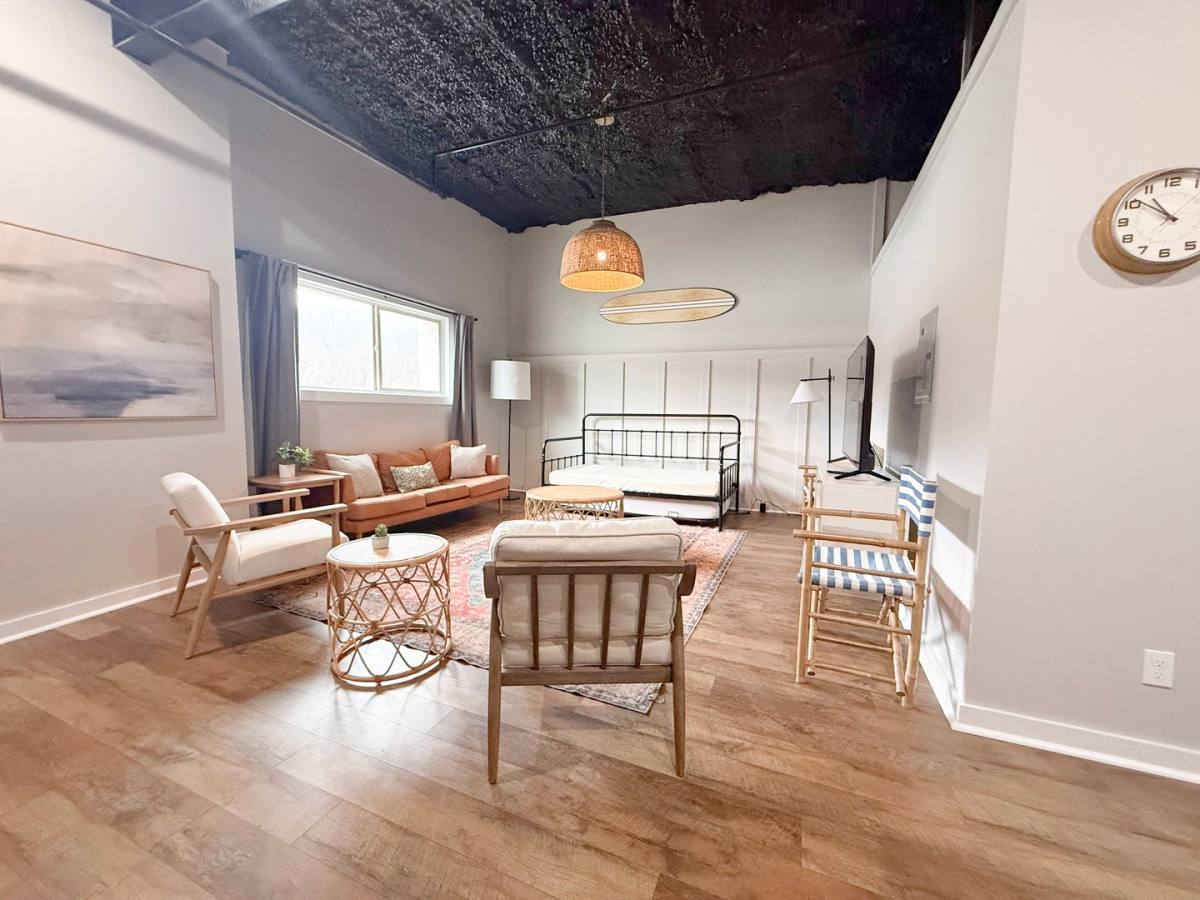 Apartment for rent at 209 S Church St, Livingston, TN 38570