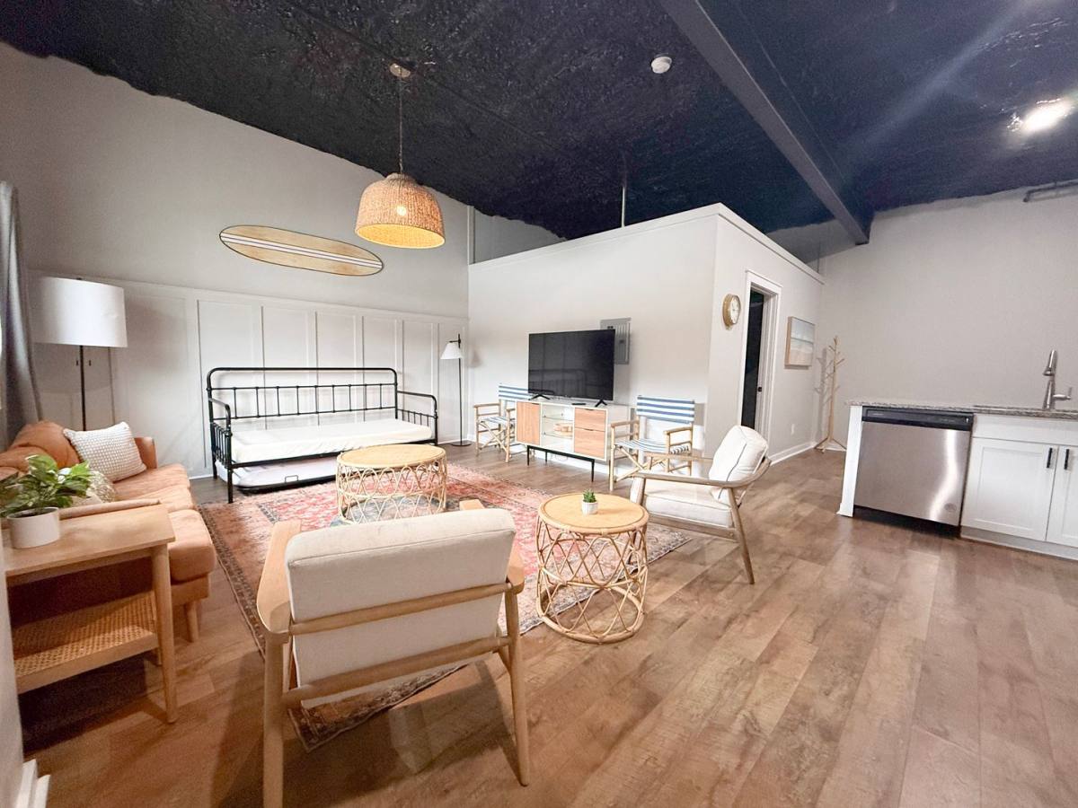Apartment for rent at 209 S Church St, Livingston, TN 38570