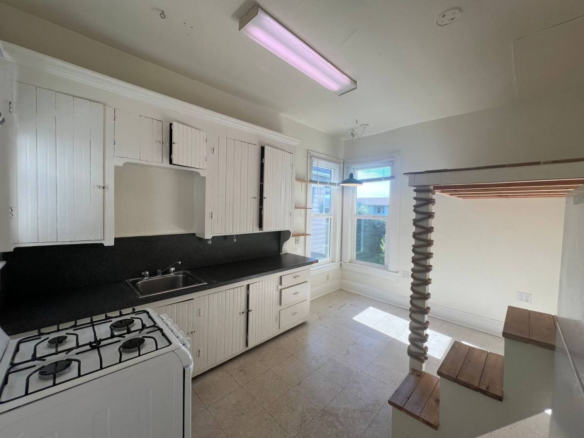 Apartment for rent at 920 N Garden St, Bellingham, WA 98225